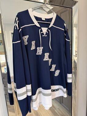 Yankees commemaritve hockey jersey